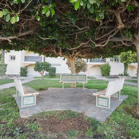 Golden Park Urb *